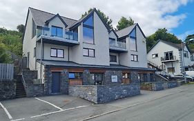 Skyelander Apartments